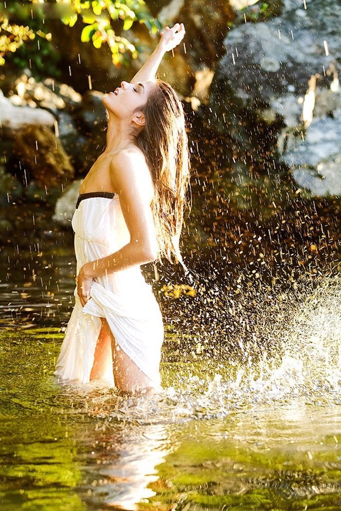 Marie Avgeropoulos in Paris